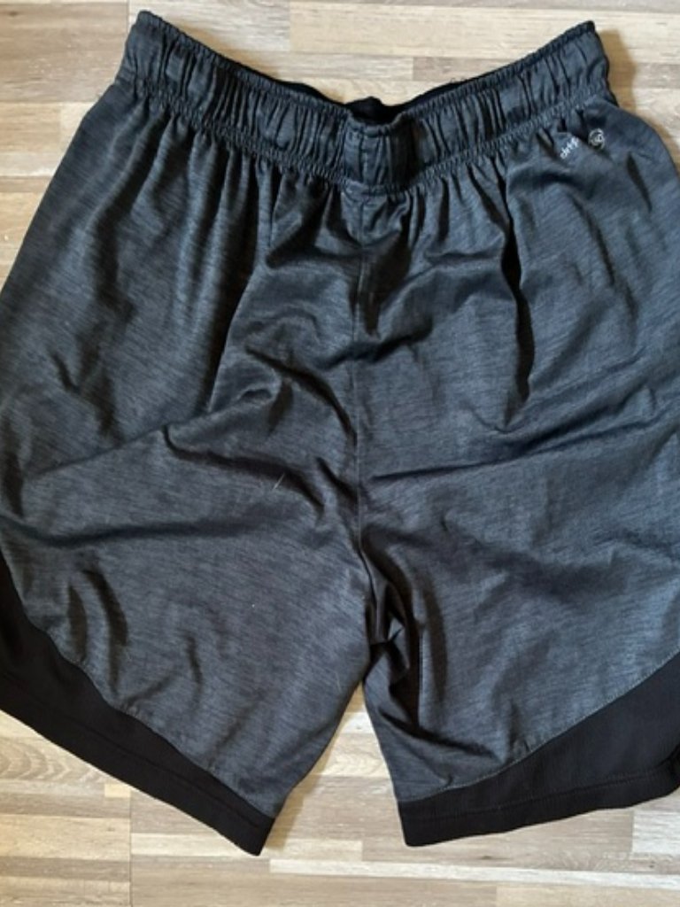 Size Medium Mens Men Athletic Black Gray Basketball Shorts